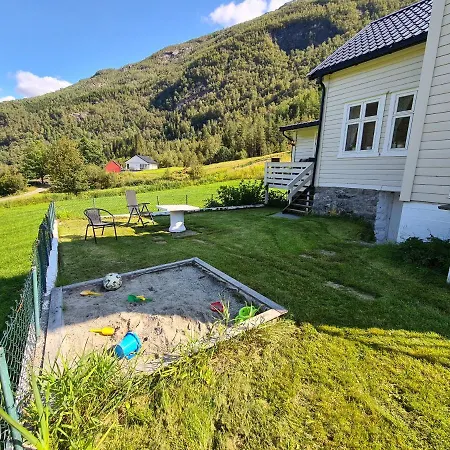 Jondal Apartment *