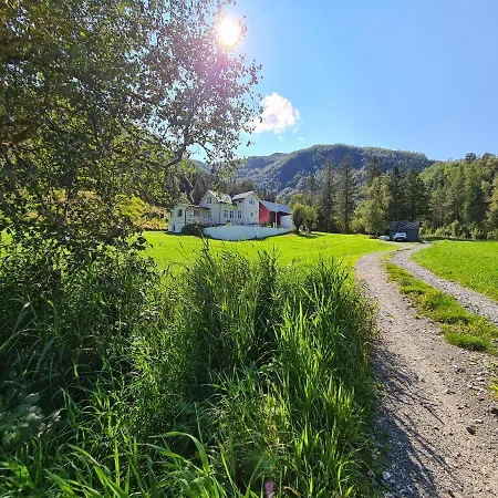 With Bed Linen Incuded Daire